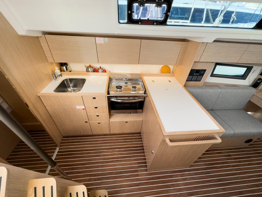 Bavaria C38, picture 16