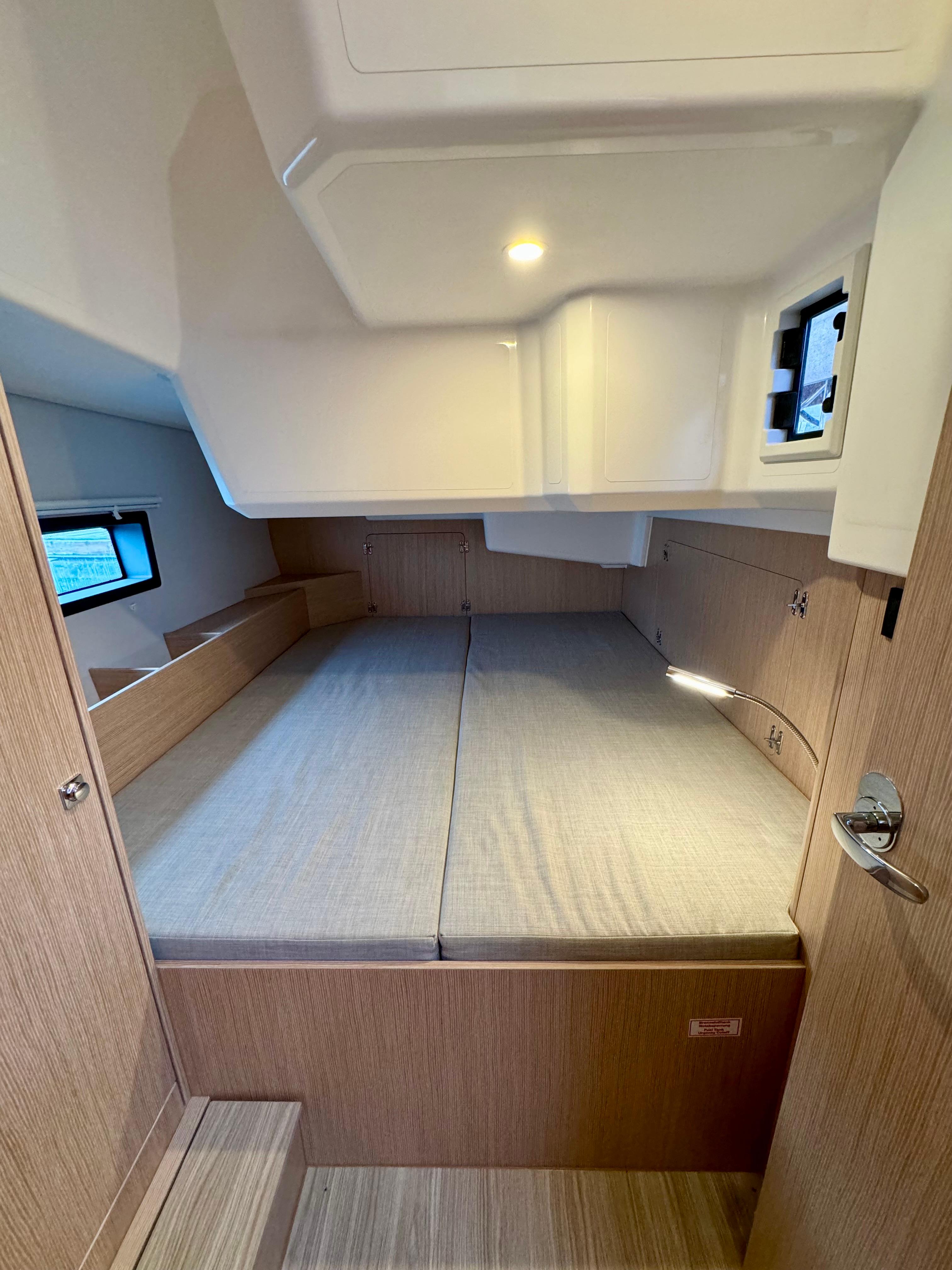 Bavaria C42, picture 3