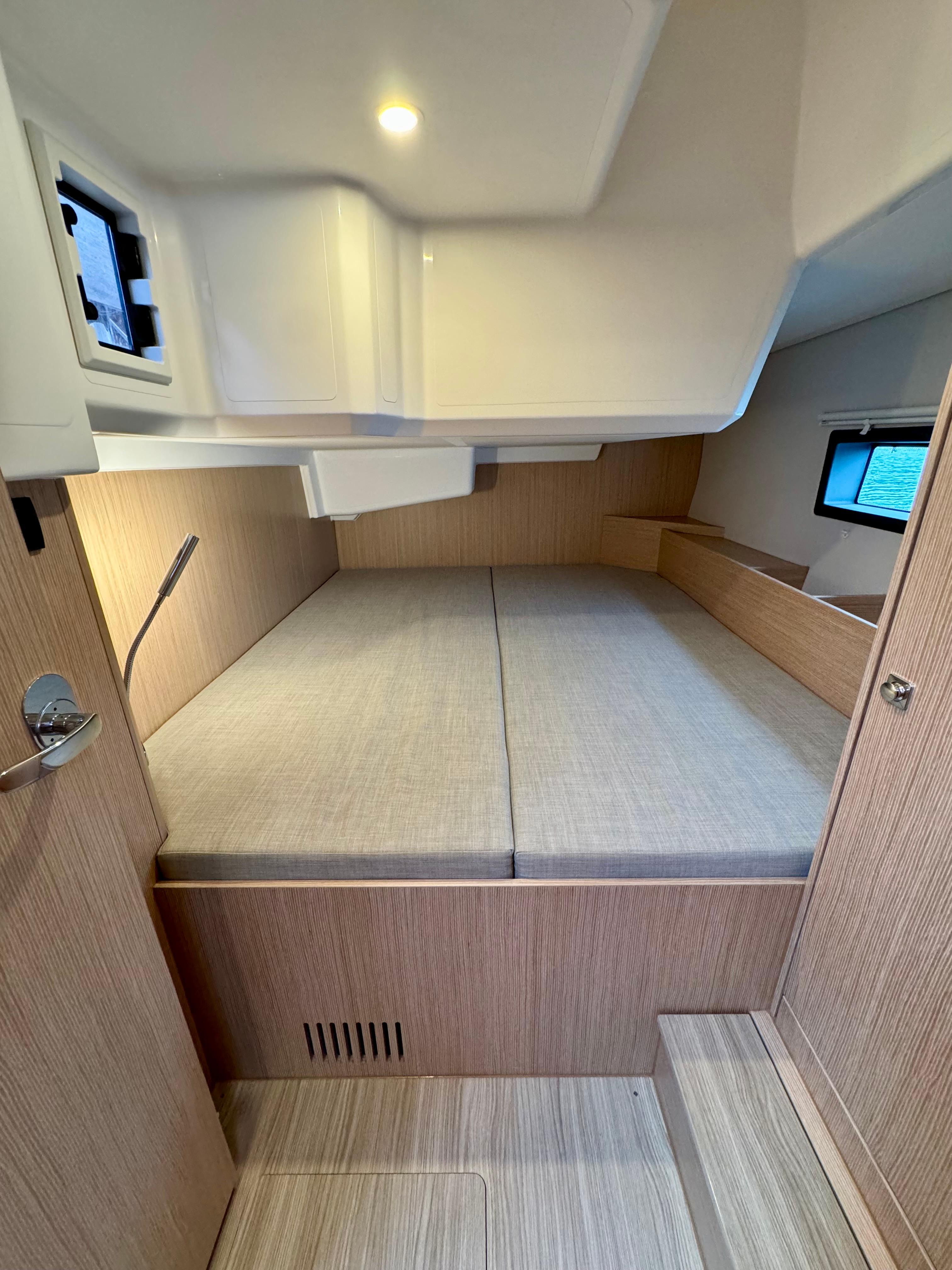 Bavaria C42, picture 4