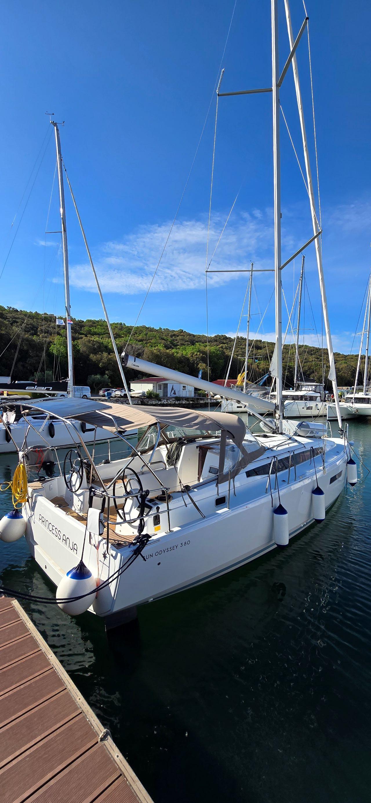 Sun Odyssey 380 - 3 cab., picture 5