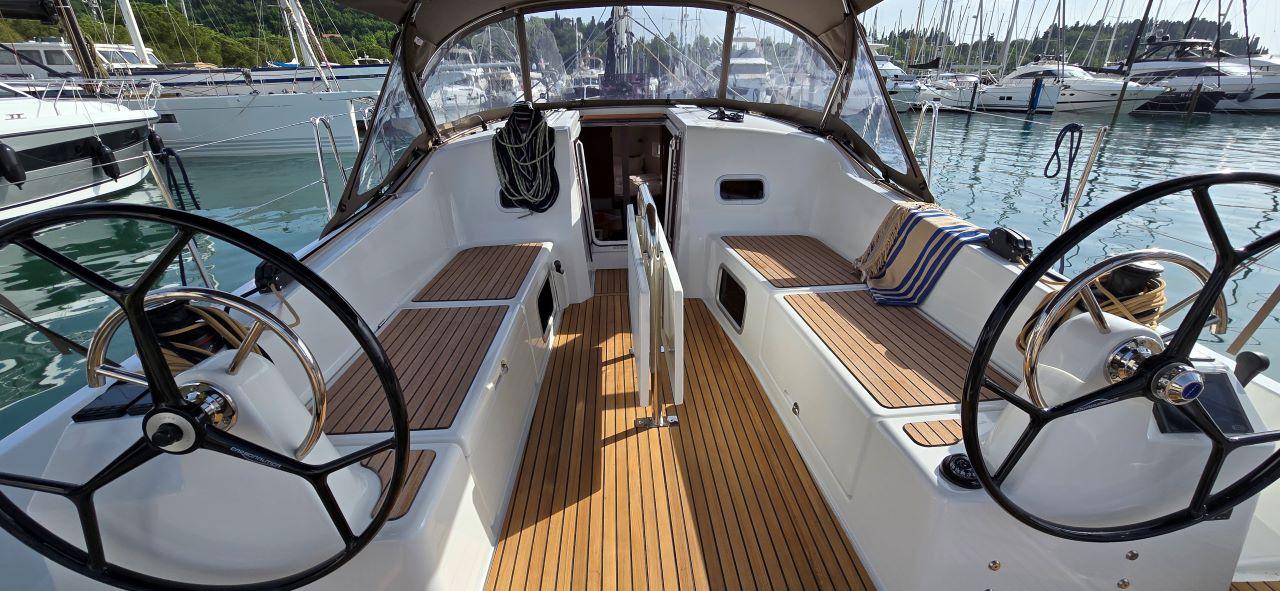 Sun Odyssey 380 - 3 cab., picture 6