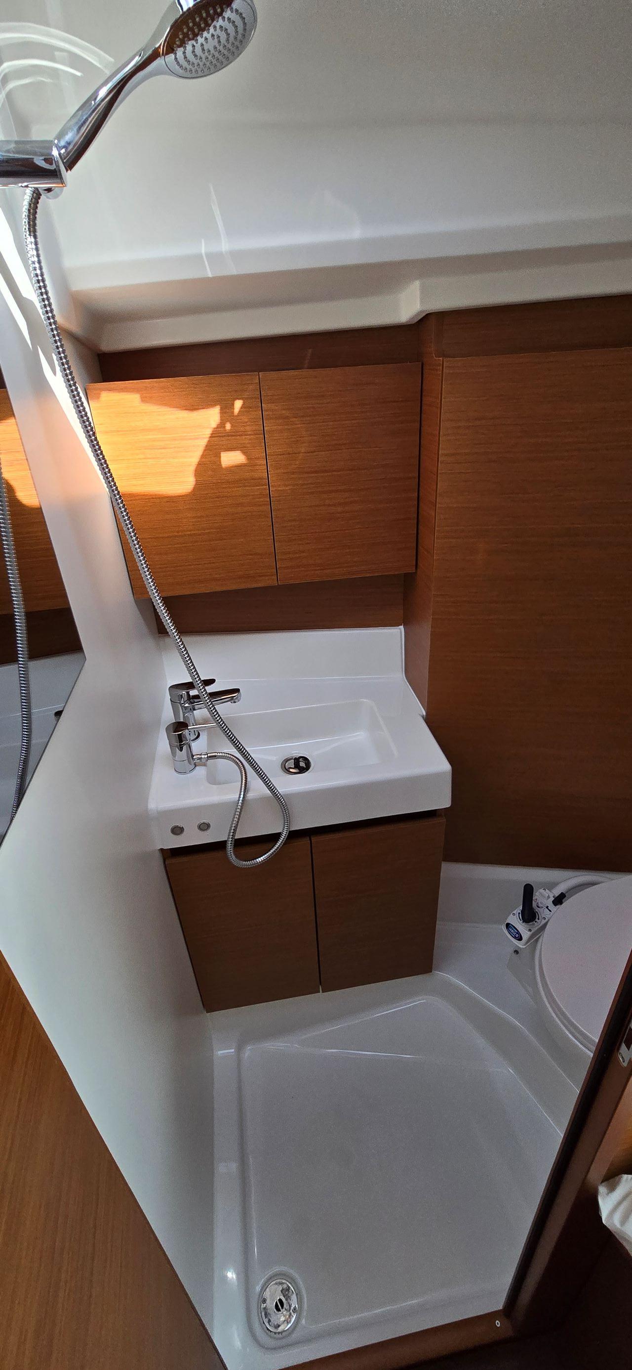 Sun Odyssey 380 - 3 cab., picture 14