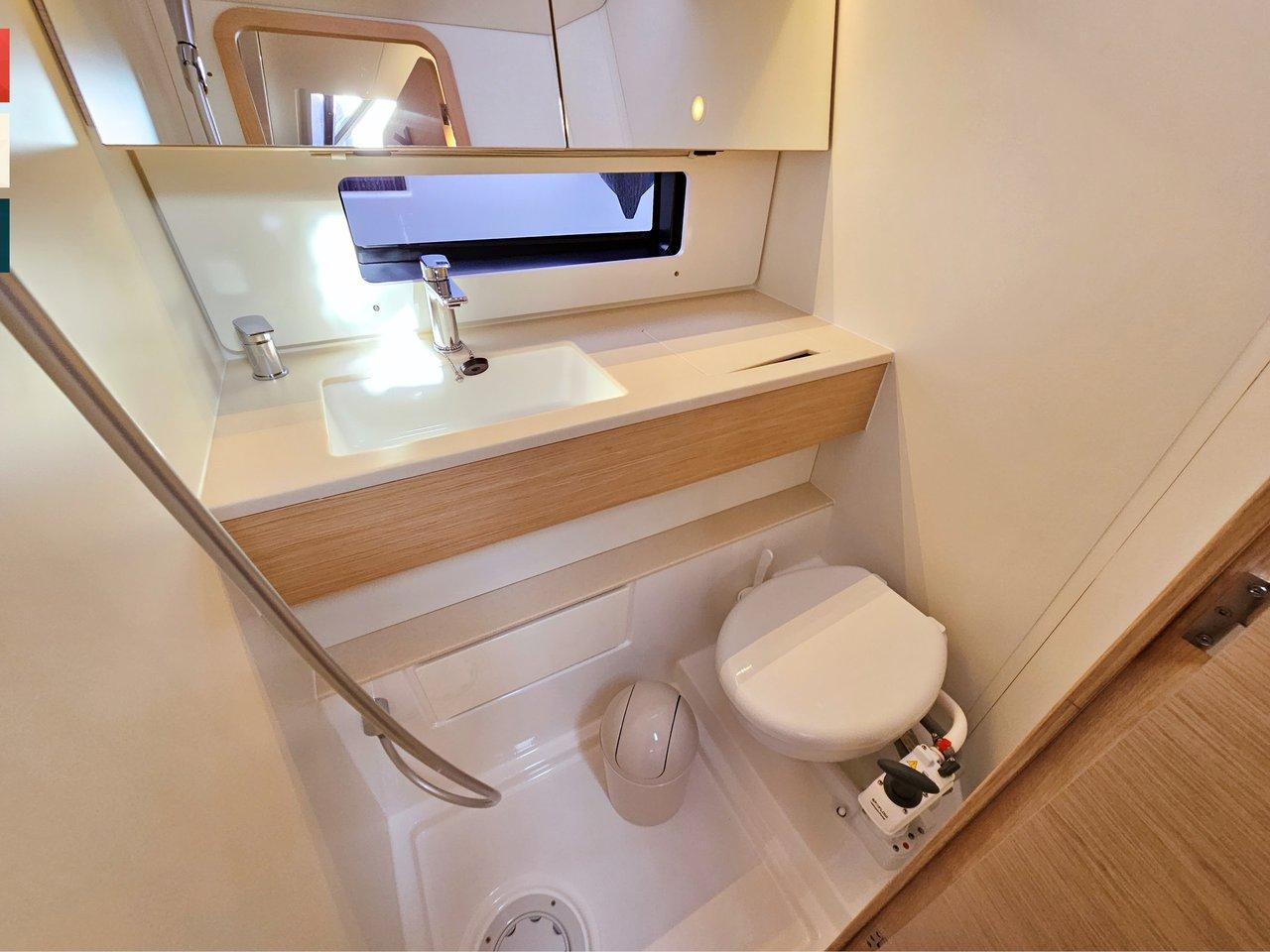 Dufour 41 - 3 cab., picture 29