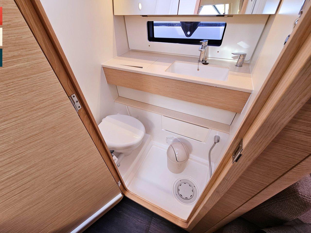 Dufour 41 - 3 cab., picture 27