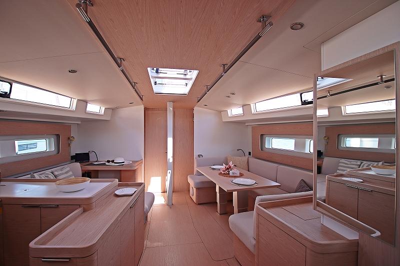 Oceanis Yacht 54, picture 5