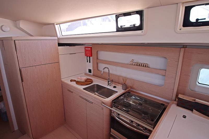 Oceanis Yacht 54, picture 4