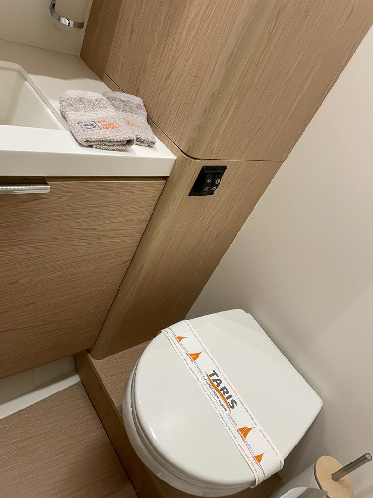 Oceanis Yacht 54, picture 37