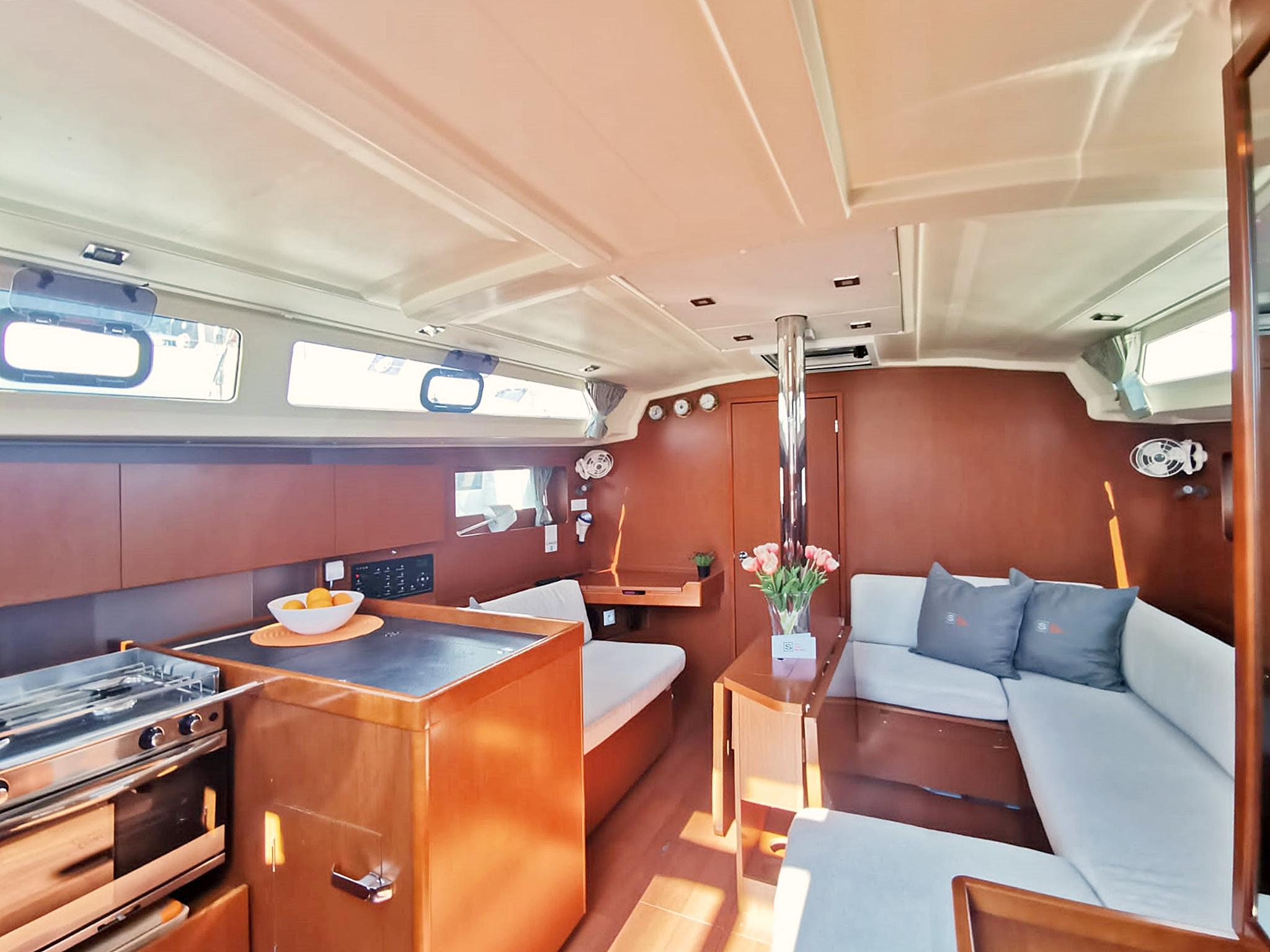 Oceanis 41.1, picture 10