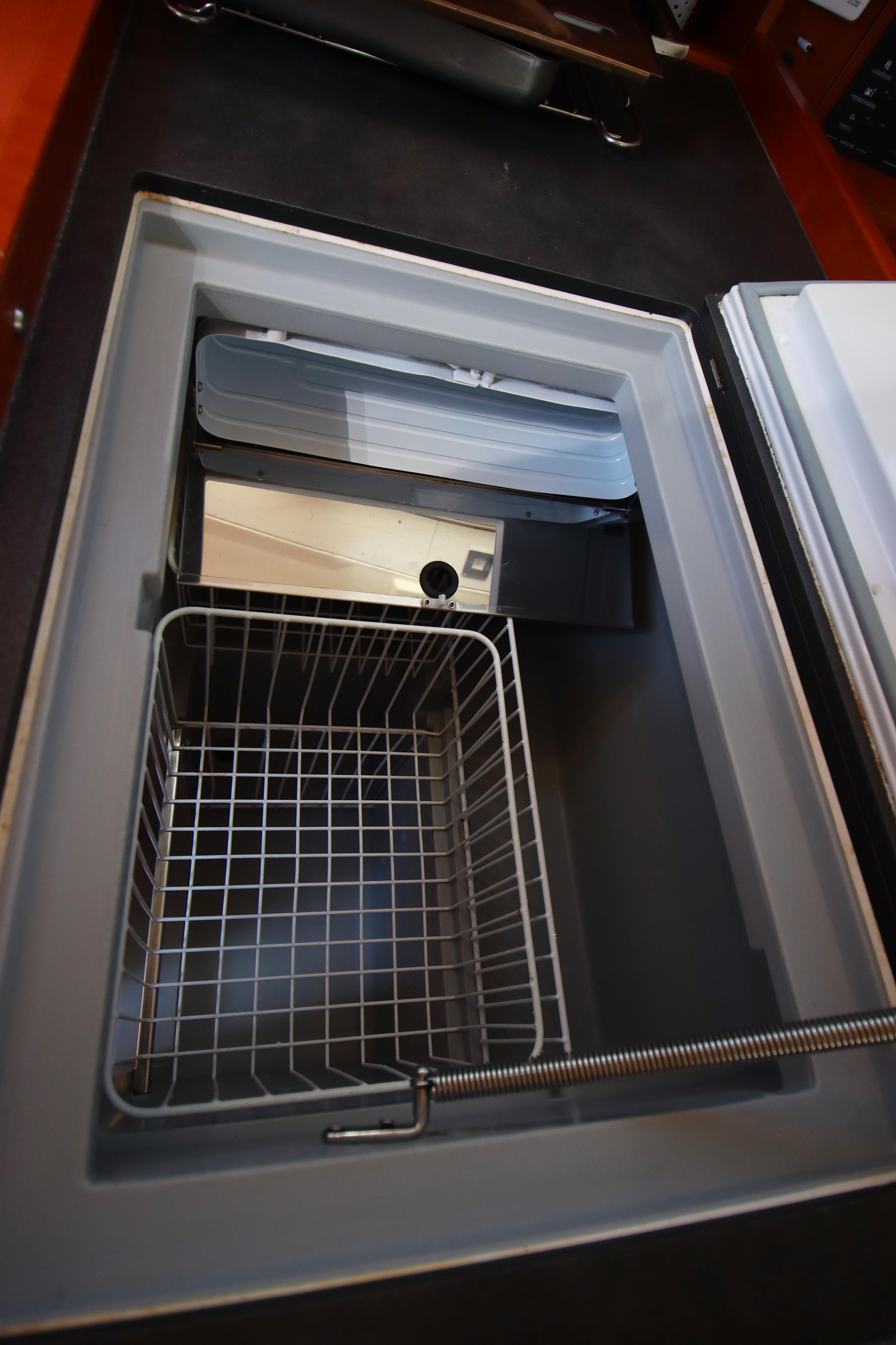 Oceanis 41.1, picture 6