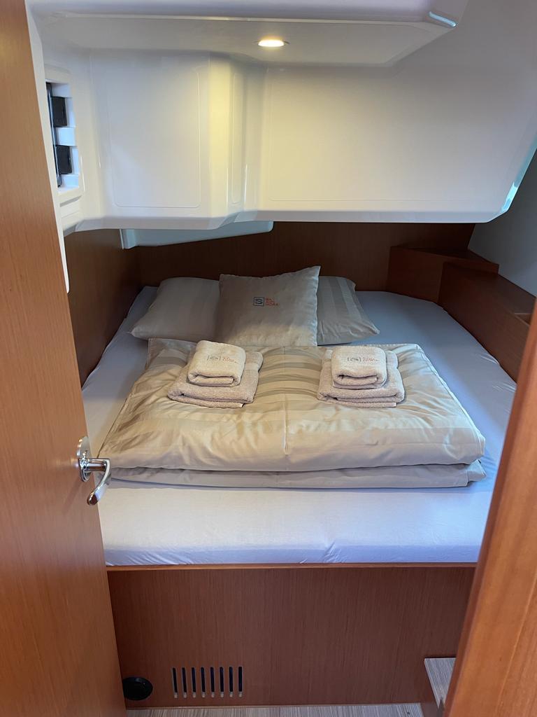 Bavaria C42, picture 16