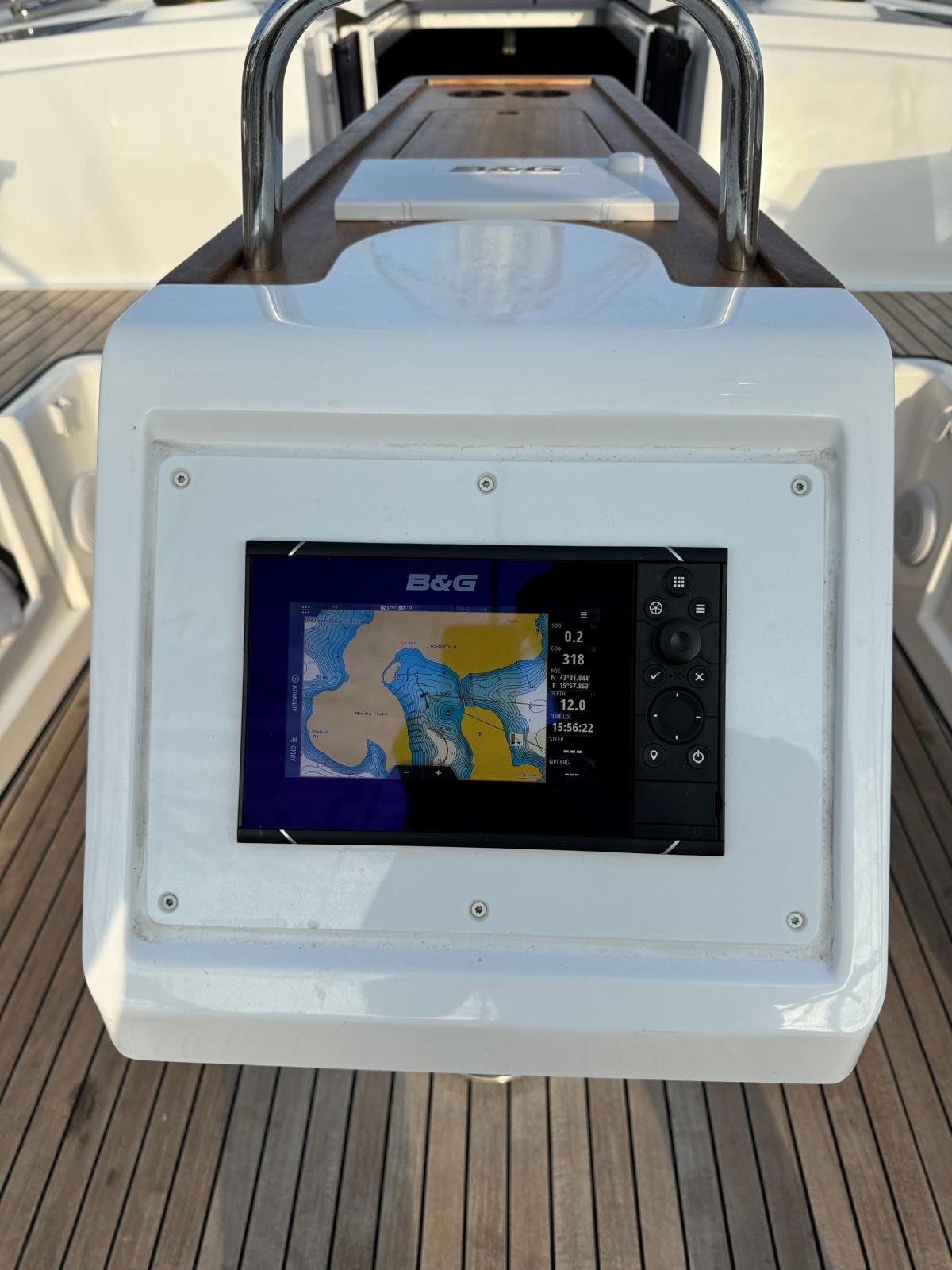 Bavaria C42, picture 7