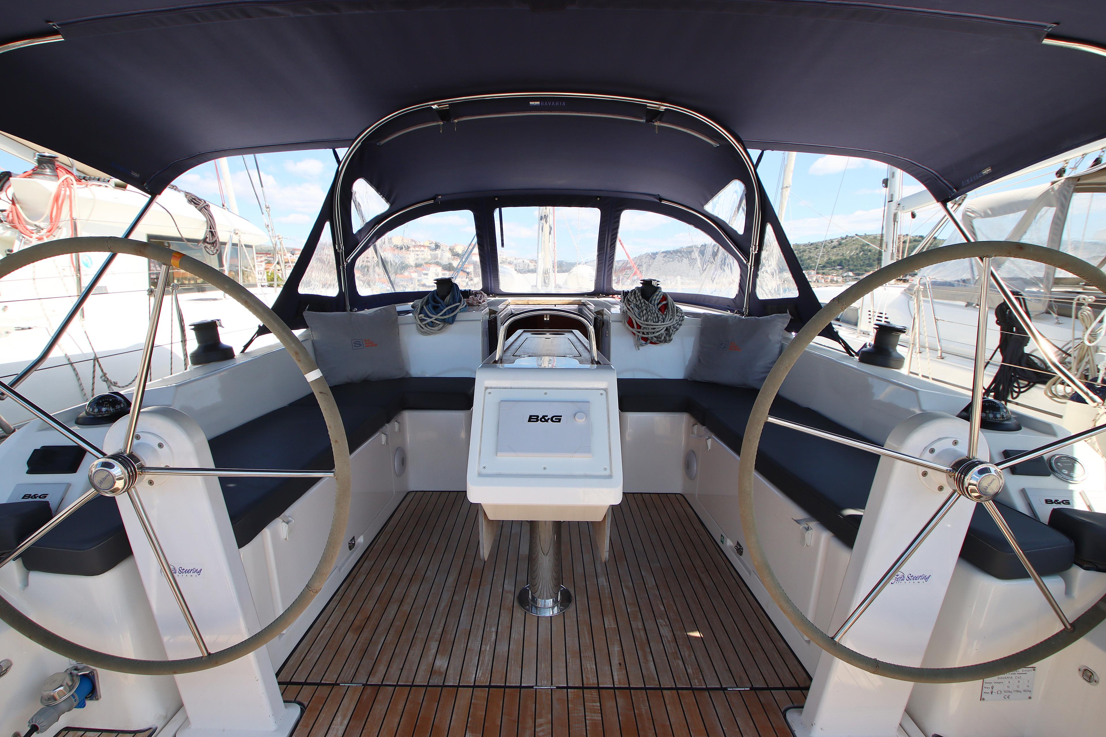 Bavaria C42, picture 12