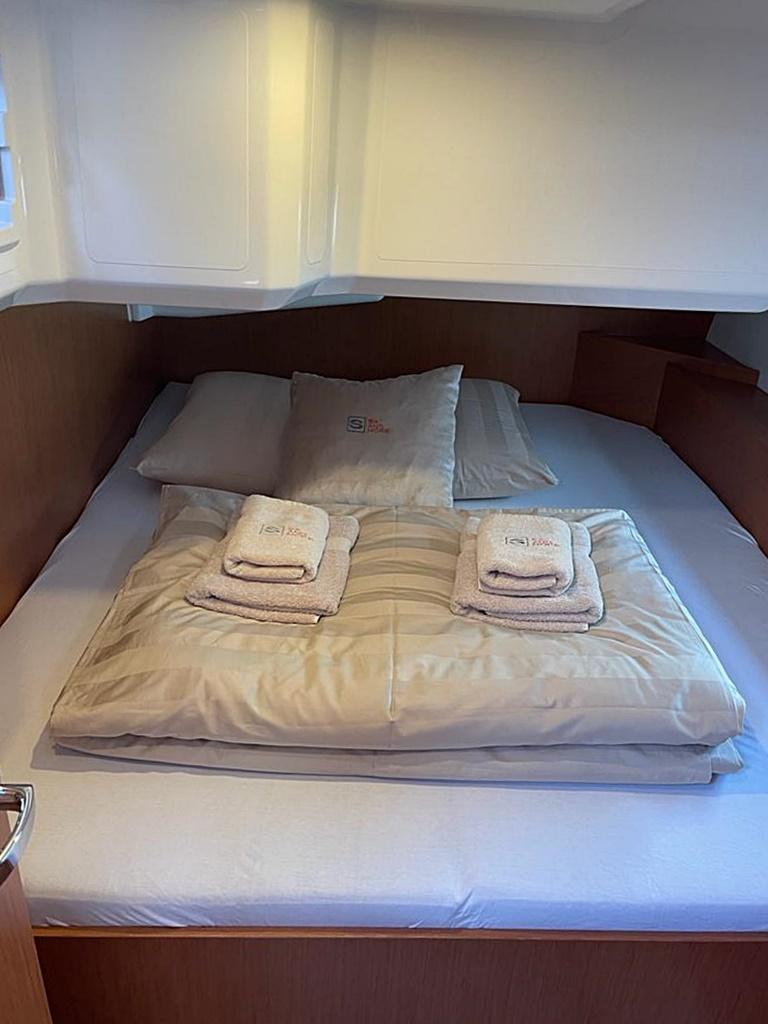 Bavaria C42, picture 14