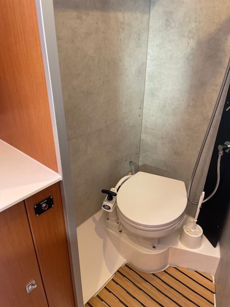 Bavaria C42, picture 19