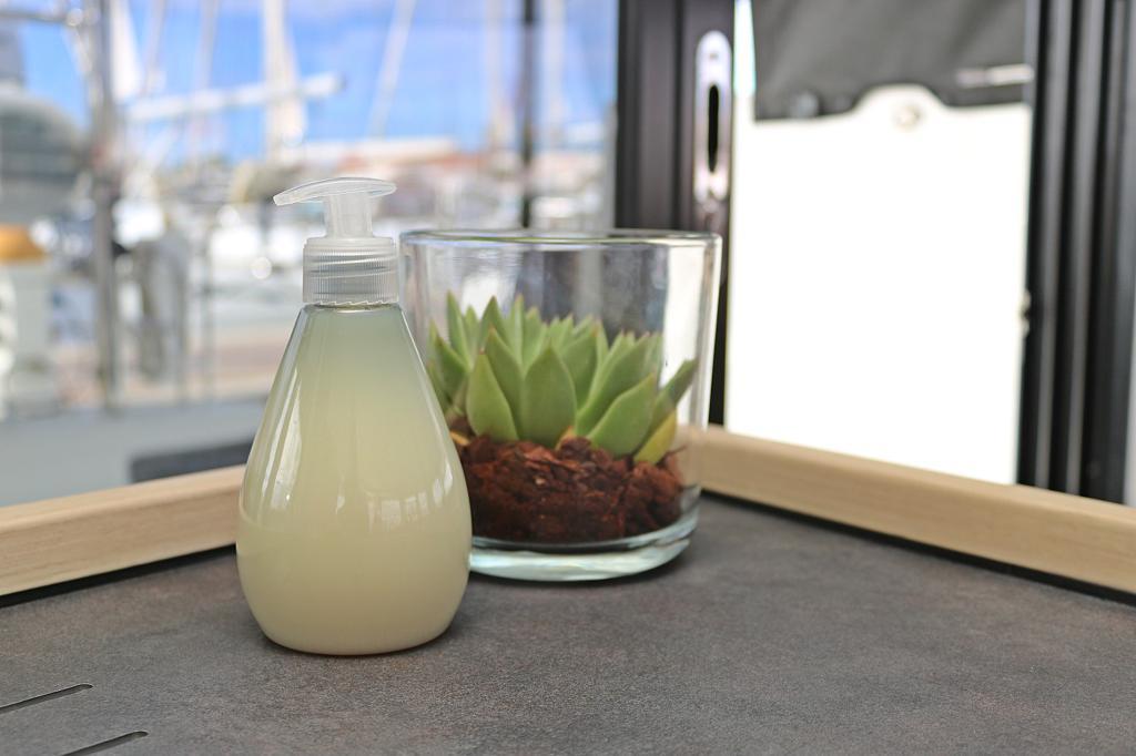 Lagoon 42 - 3 + 1 cab., picture 25