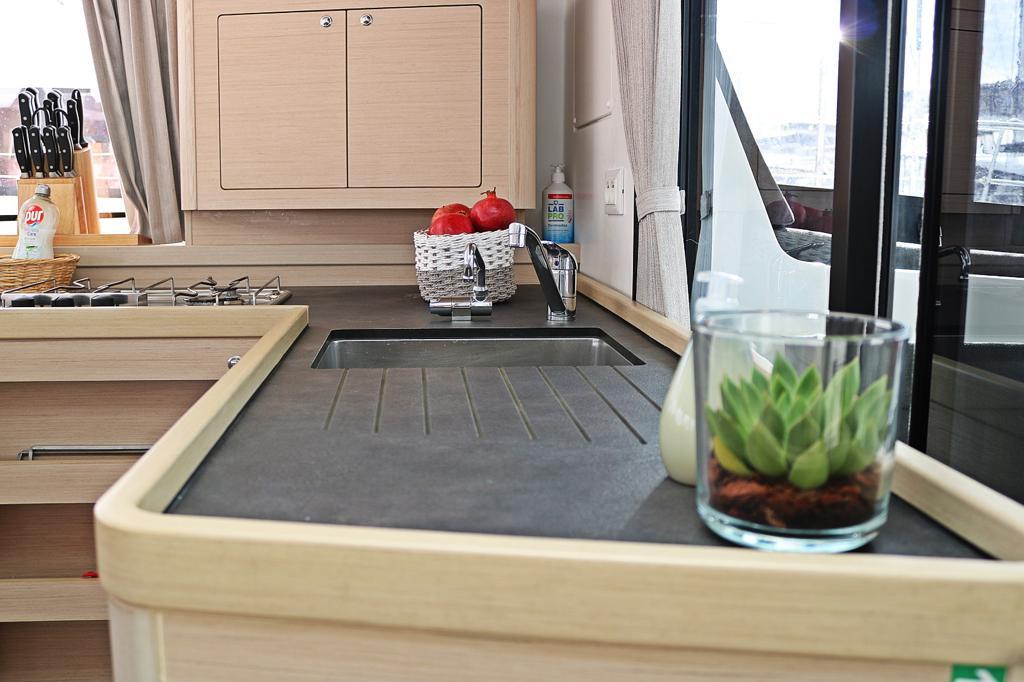 Lagoon 42 - 3 + 1 cab., picture 20