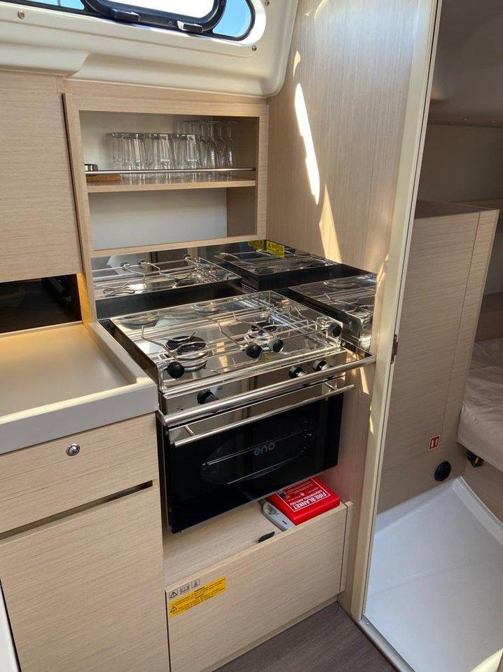 Oceanis 34.1, picture 15