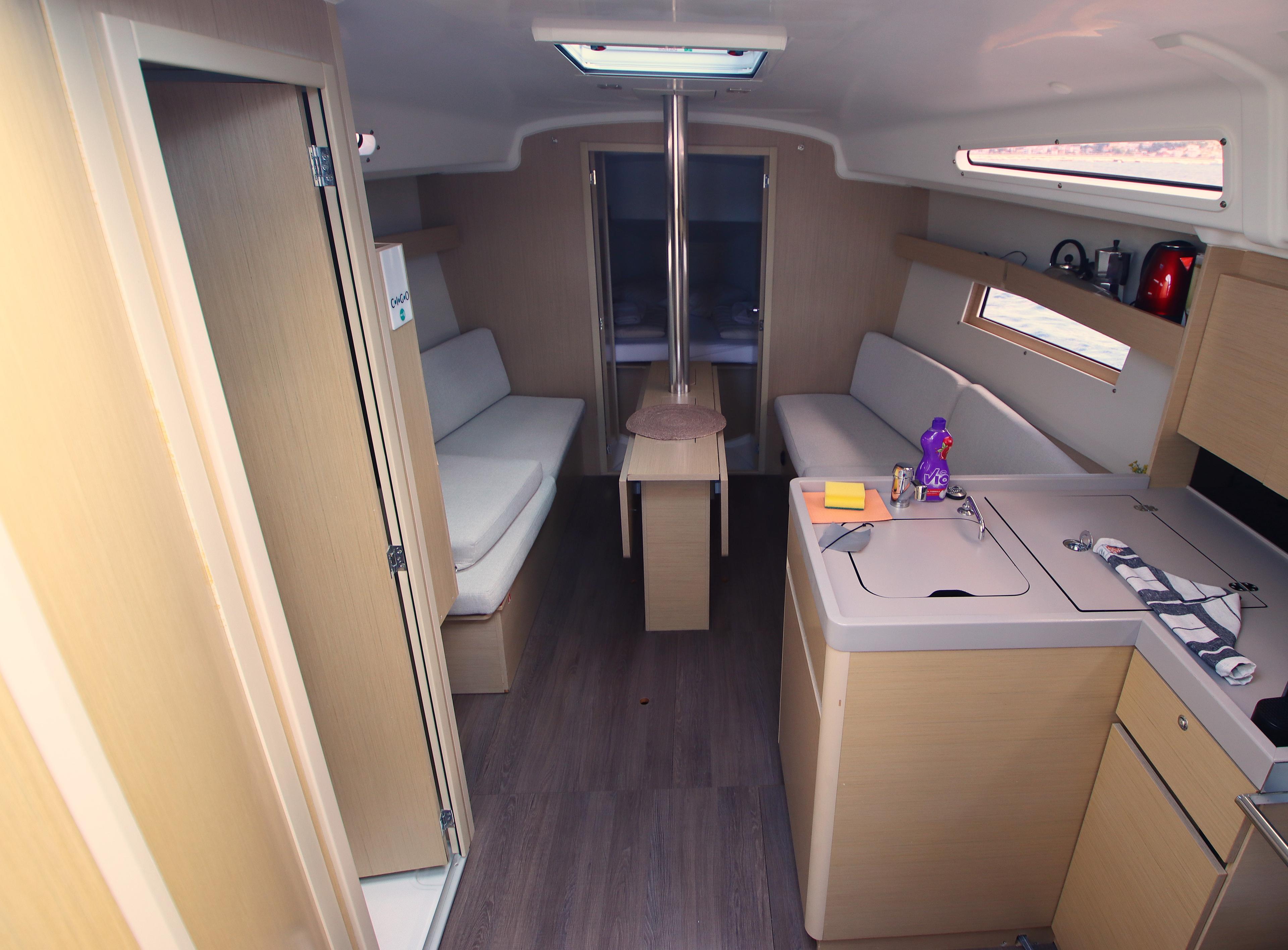 Oceanis 34.1, picture 23