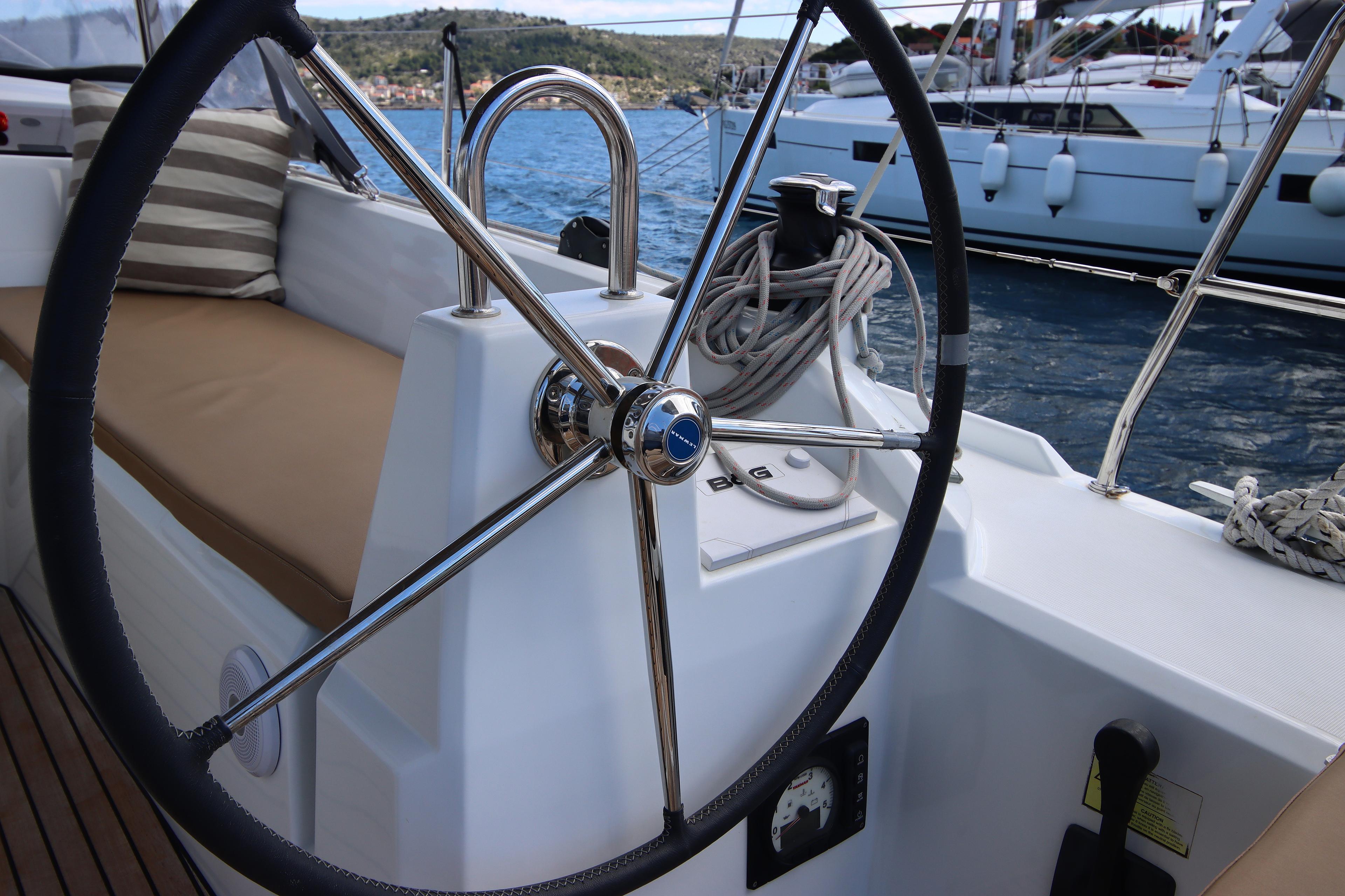 Oceanis 34.1, picture 9