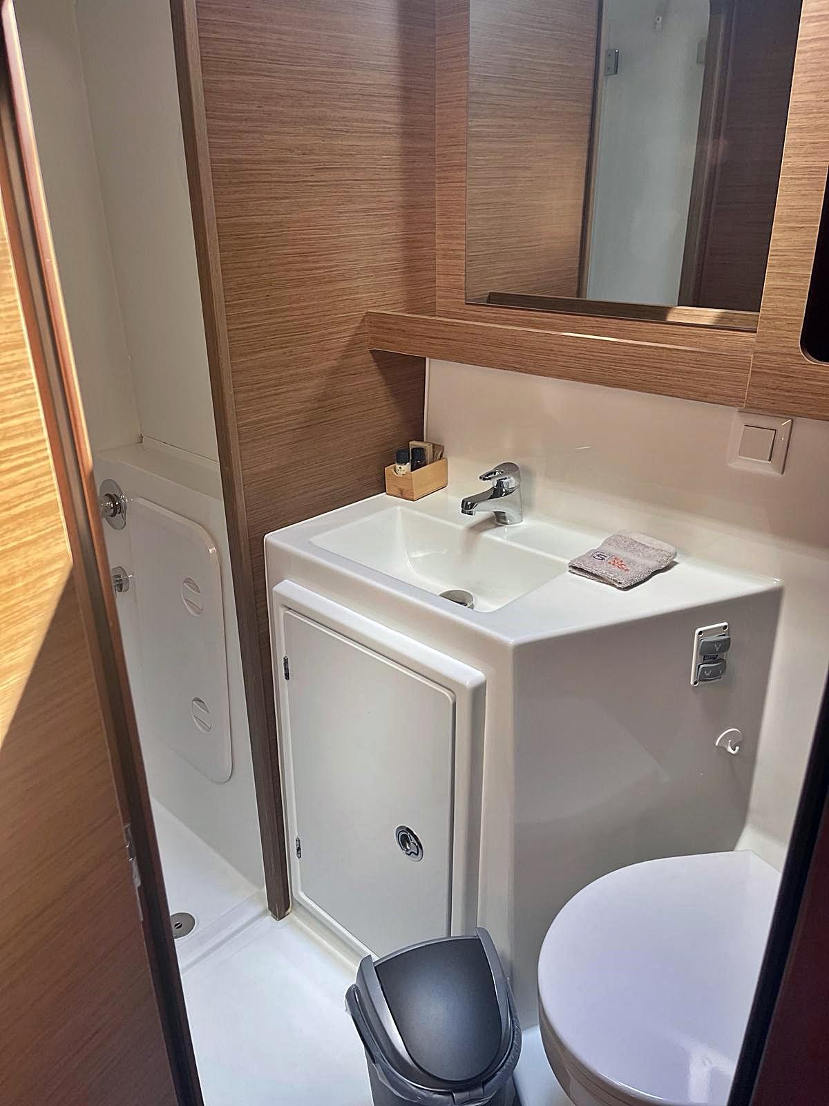 Lagoon 42 - 4 + 2 cab., picture 9