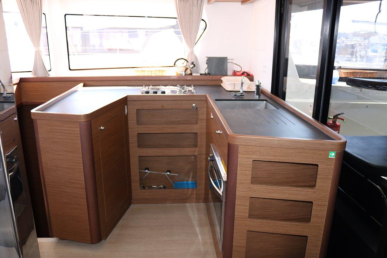 Lagoon 42 - 4 + 2 cab., picture 34