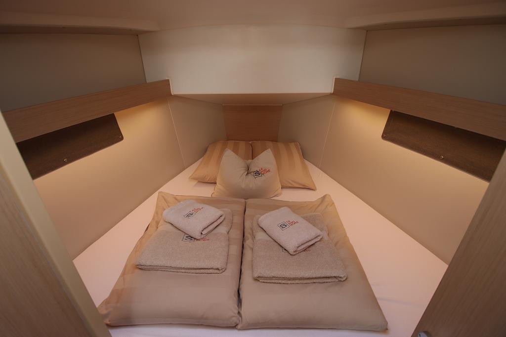 Oceanis 34.1, picture 21