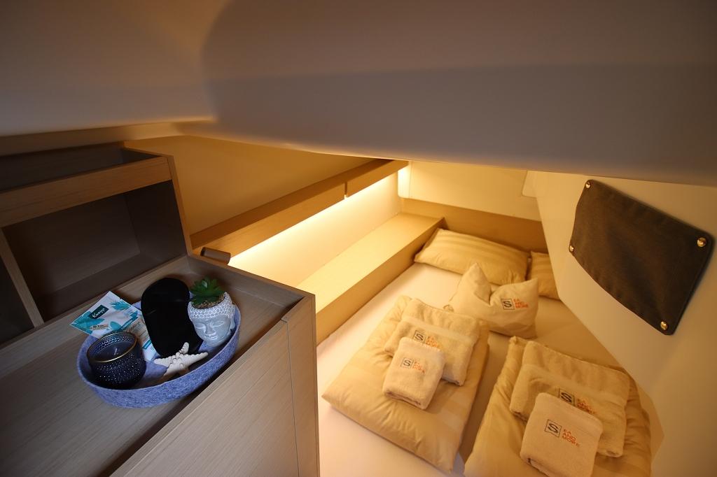 Oceanis 34.1, picture 16