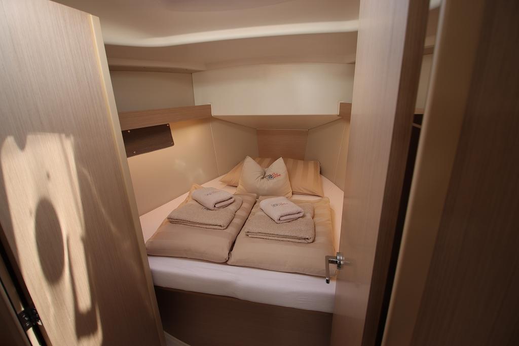 Oceanis 34.1, picture 22