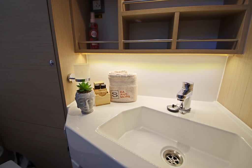 Oceanis 34.1, picture 13