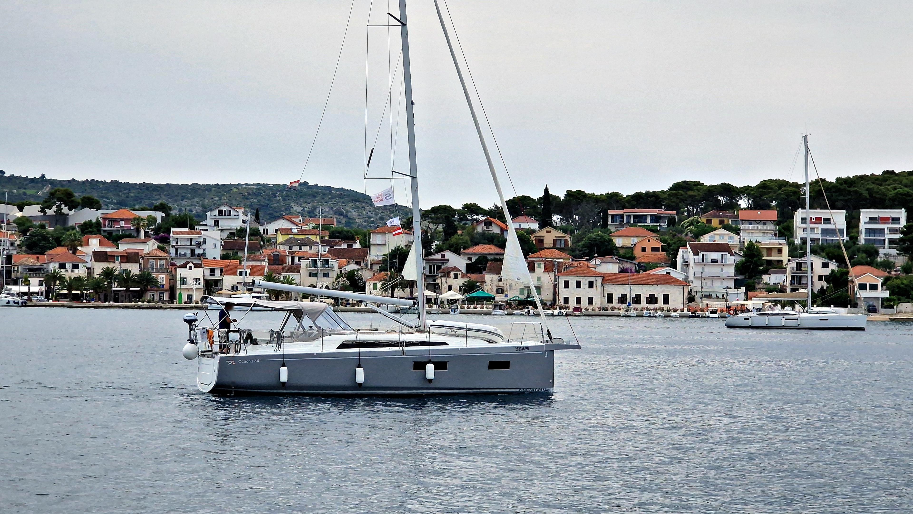Oceanis 34.1, picture 6