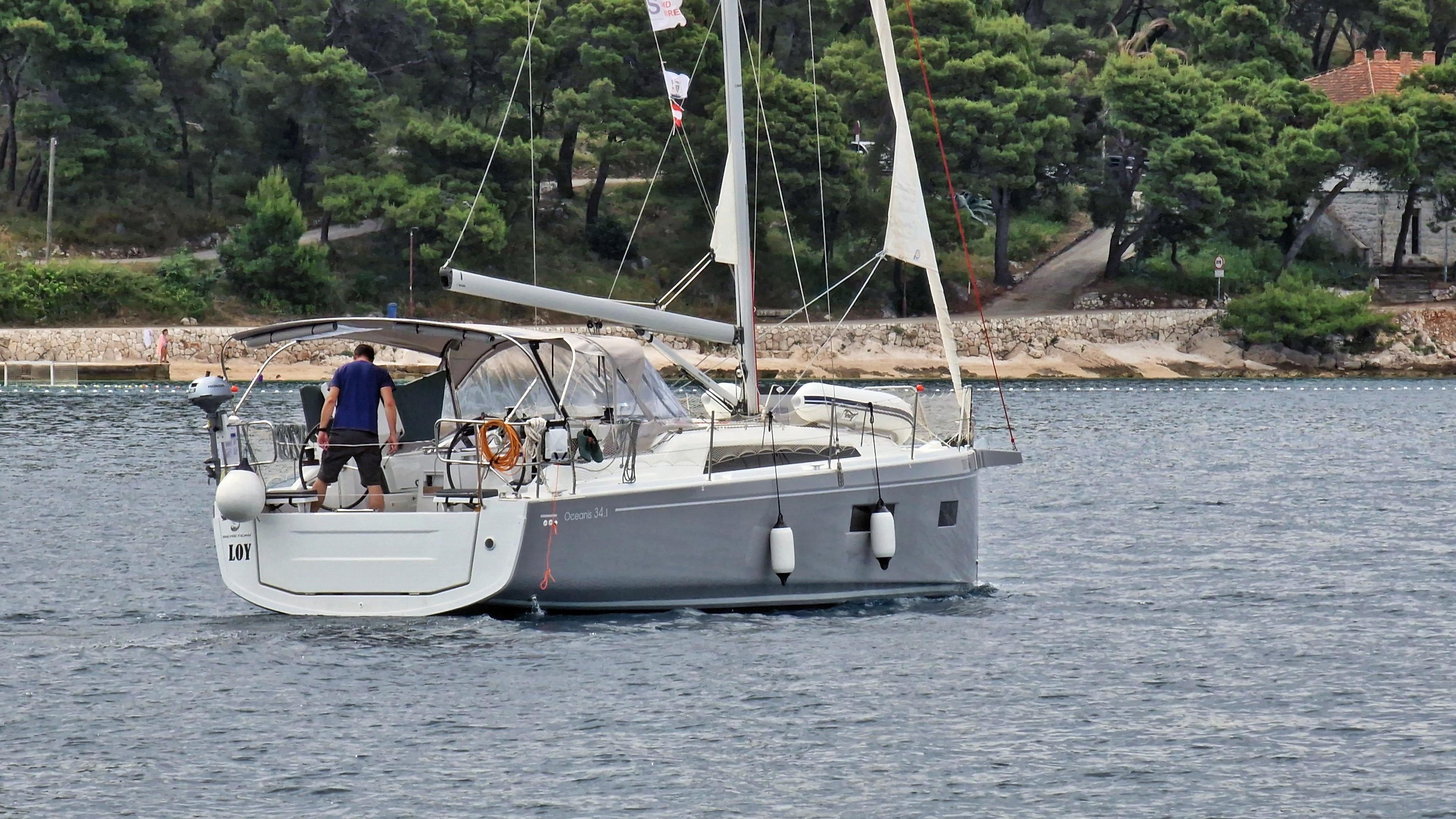 Oceanis 34.1, picture 7