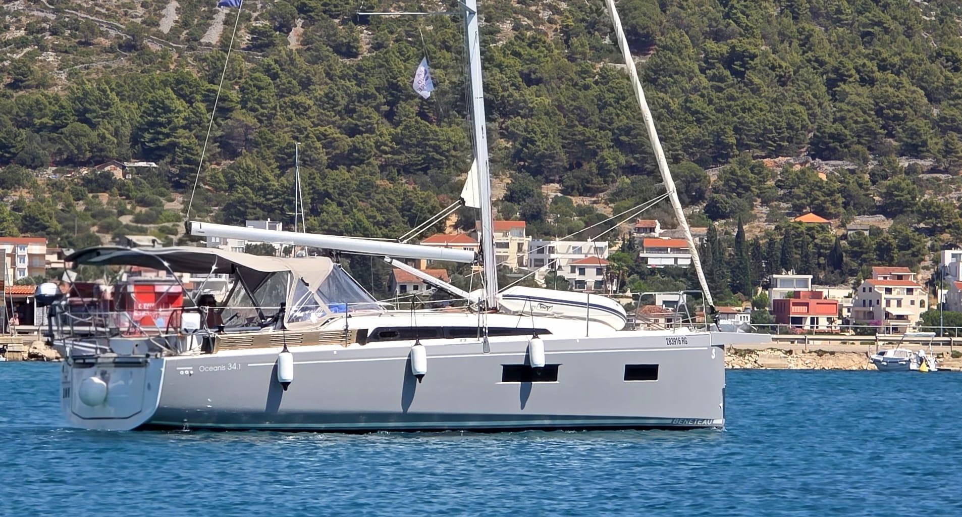 Oceanis 34.1, picture 5