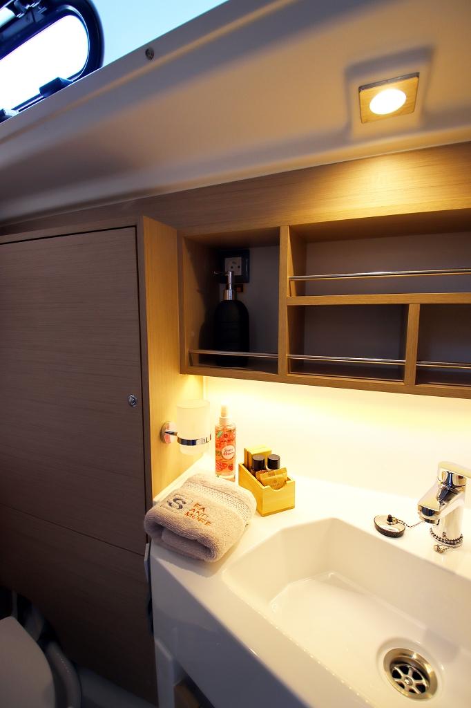 Oceanis 34.1, picture 8