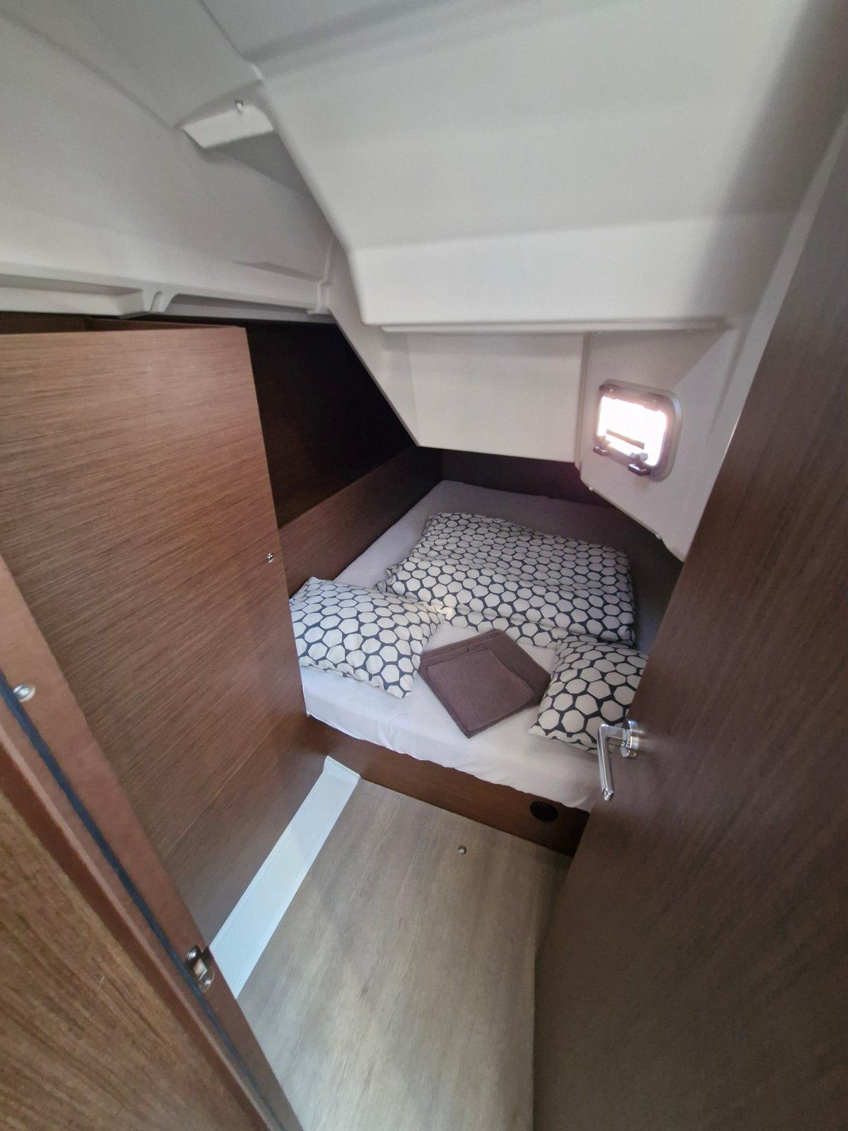 Oceanis 37.1, picture 23