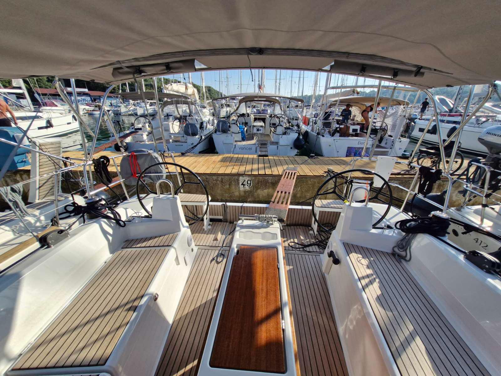 Oceanis 37.1, picture 8