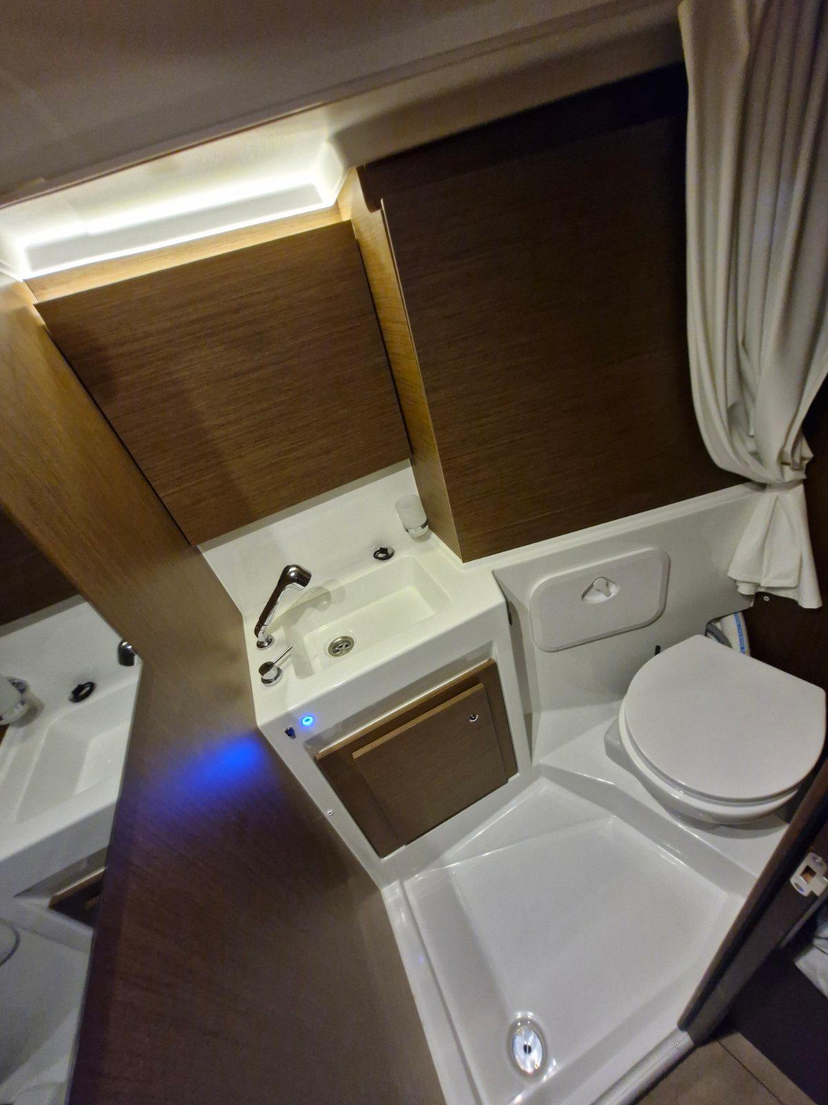 Oceanis 37.1, picture 25