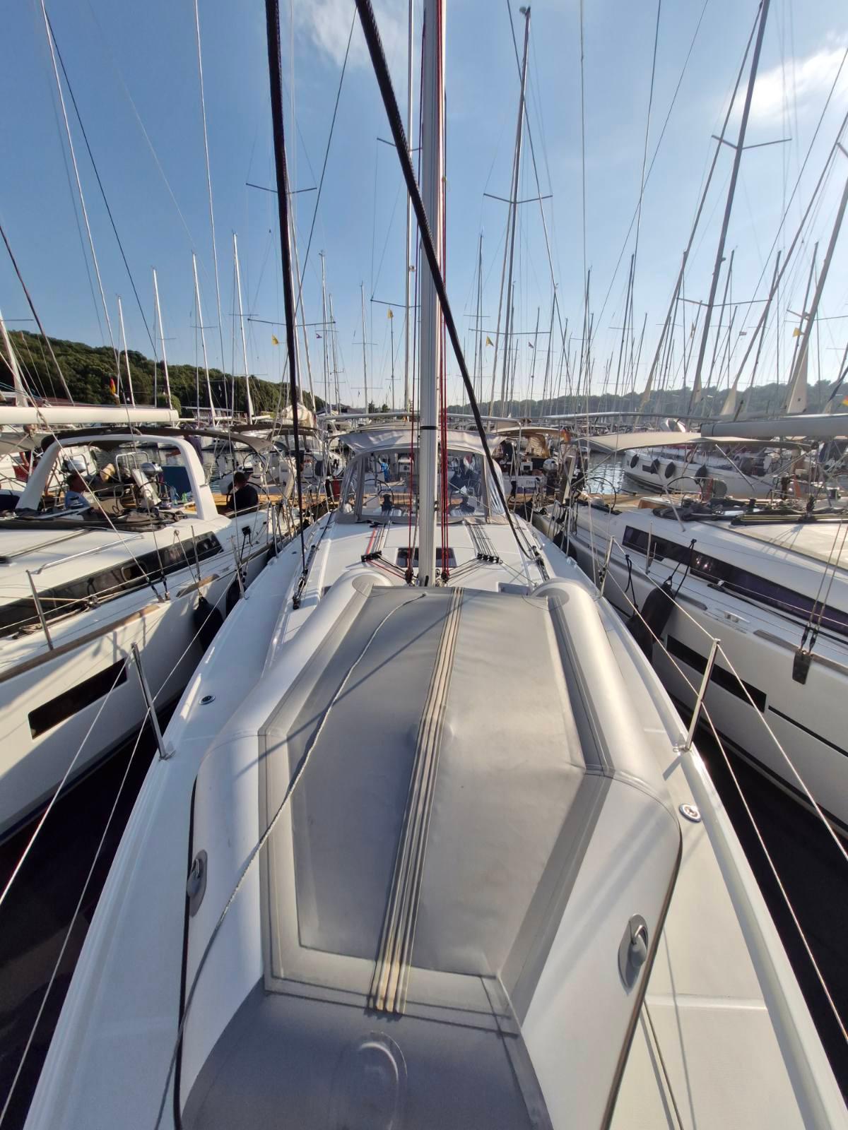 Oceanis 37.1, picture 10