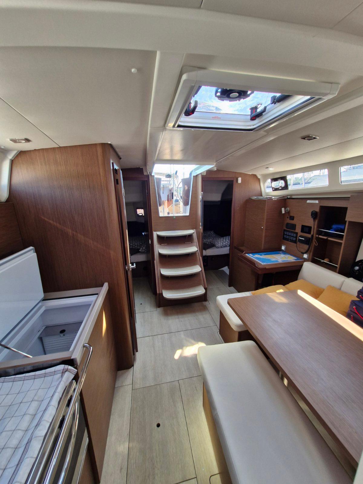 Oceanis 37.1, picture 19