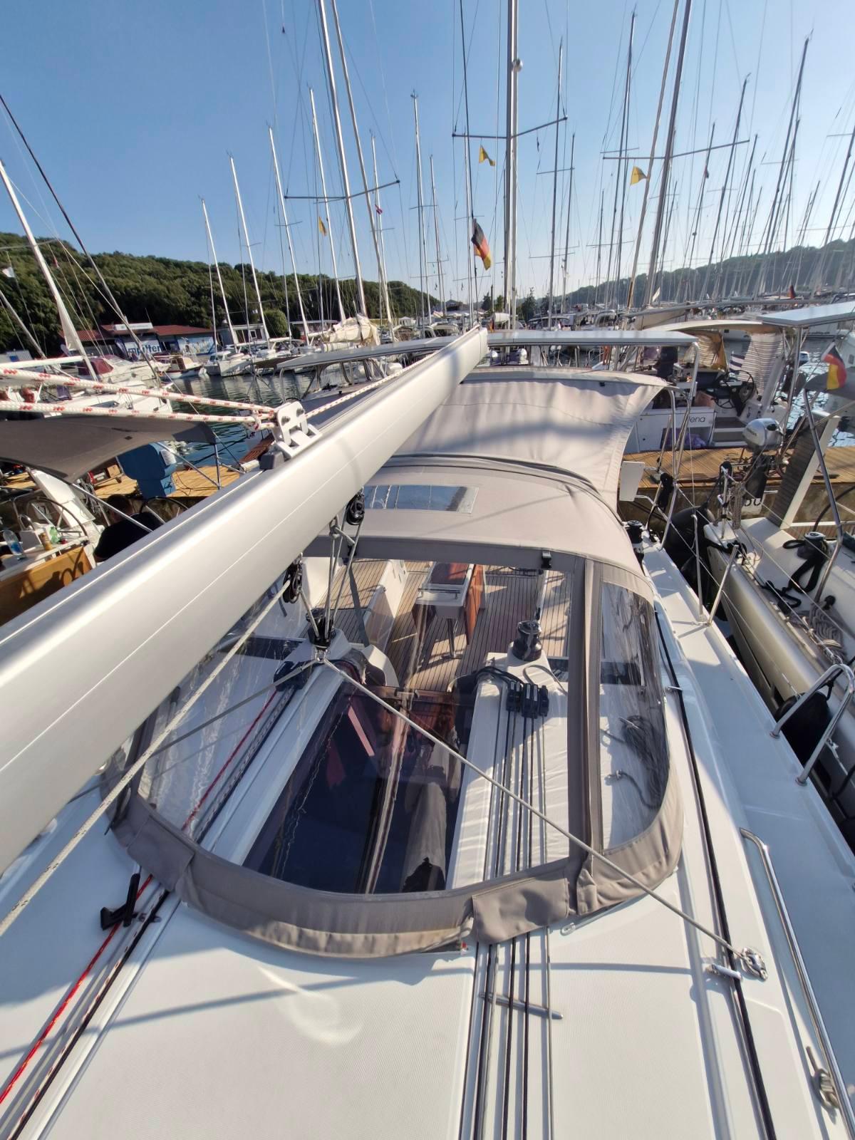 Oceanis 37.1, picture 6