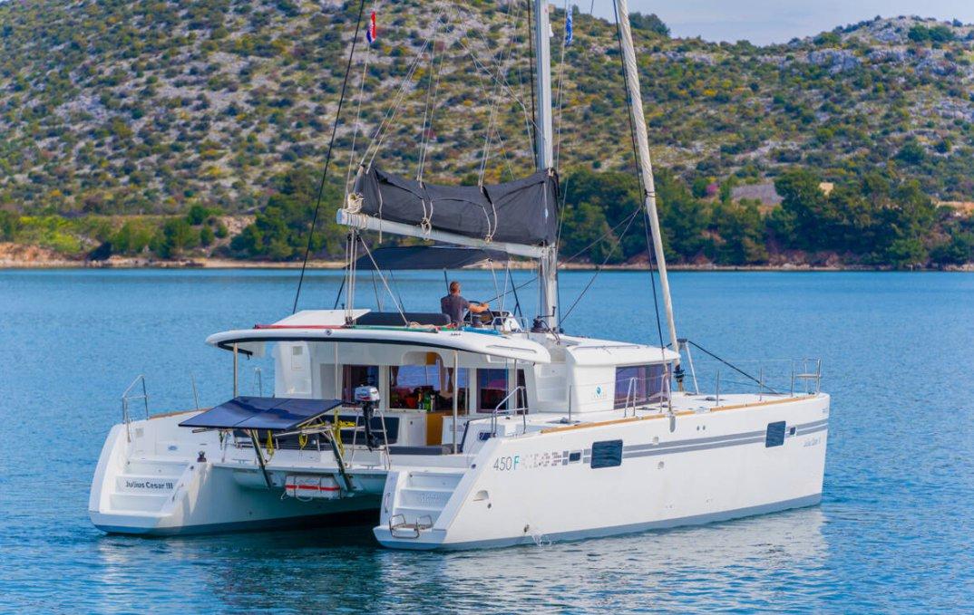 Lagoon 450 F - 4 + 2 cab., picture 3