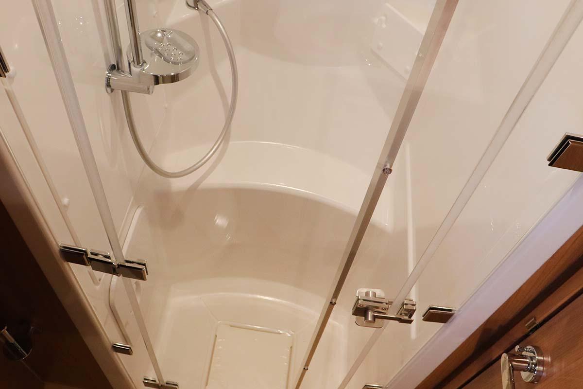 Bali 5.4 - 6 + 2 cab., picture 15