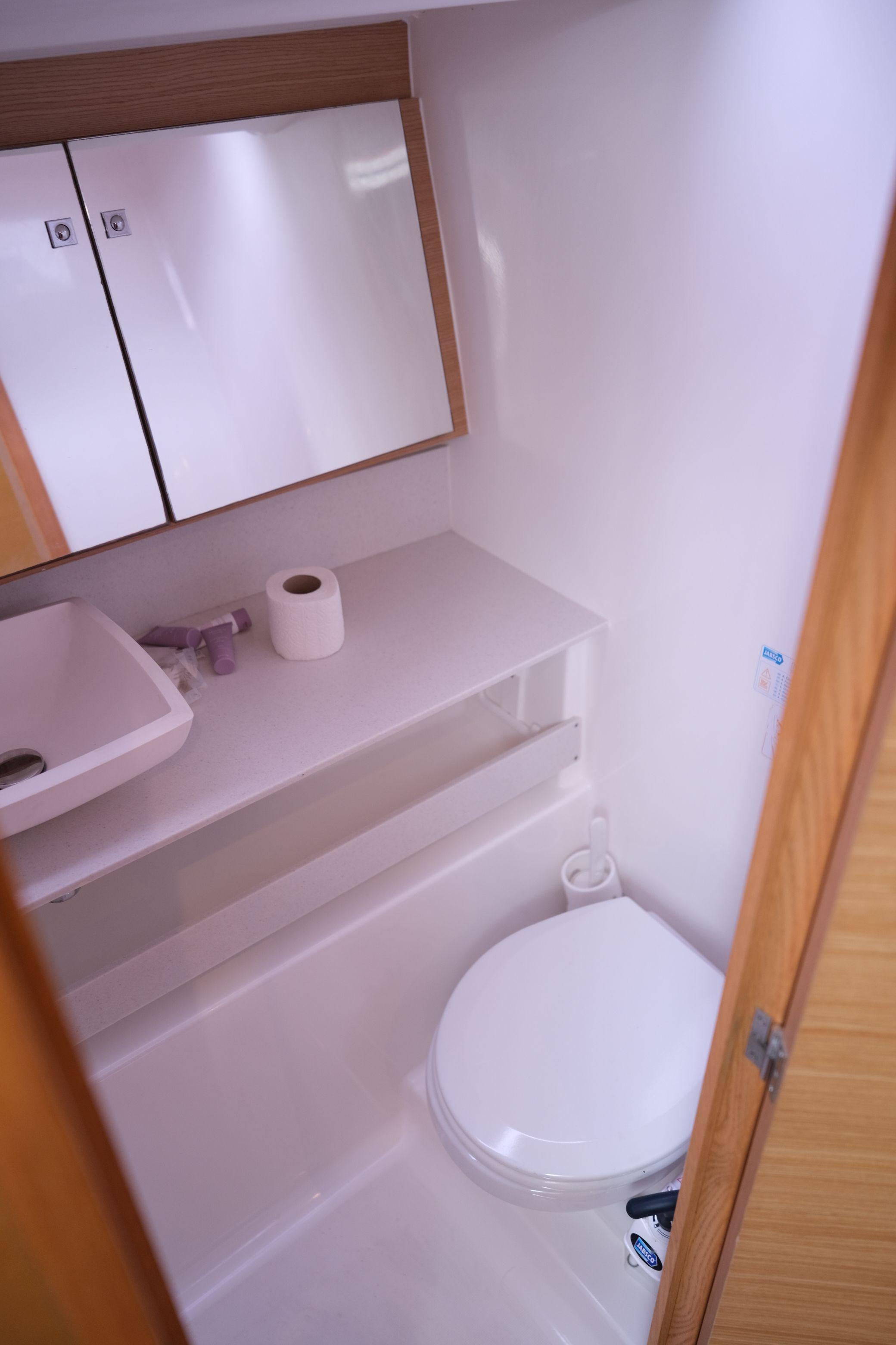 Dufour 430, picture 15