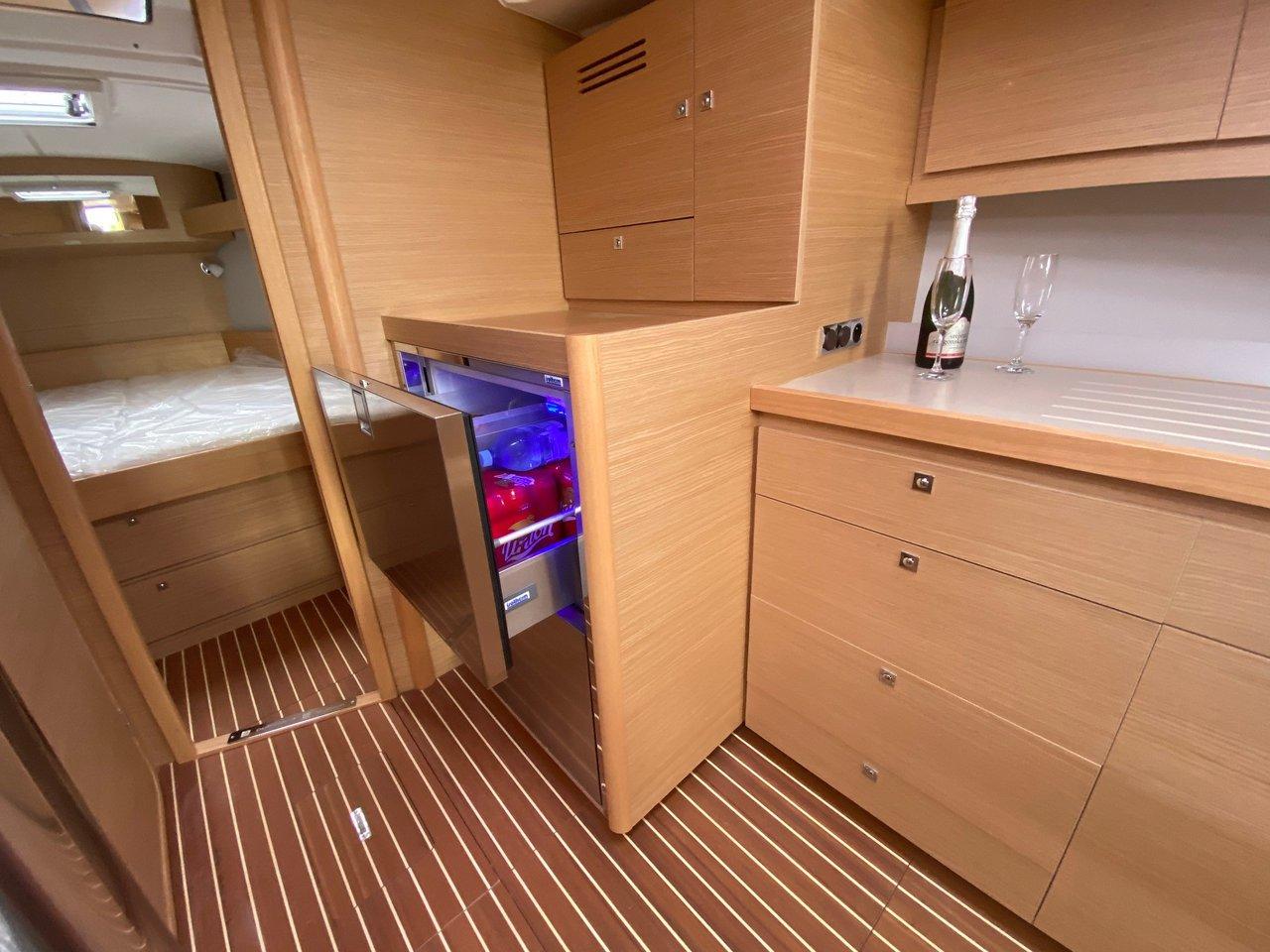 Dufour 430, picture 9