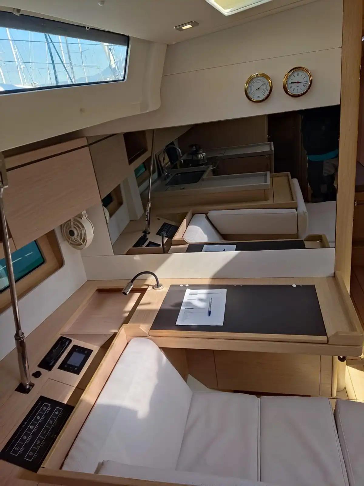 Oceanis 51.1 - 5 + 1 cab., picture 12