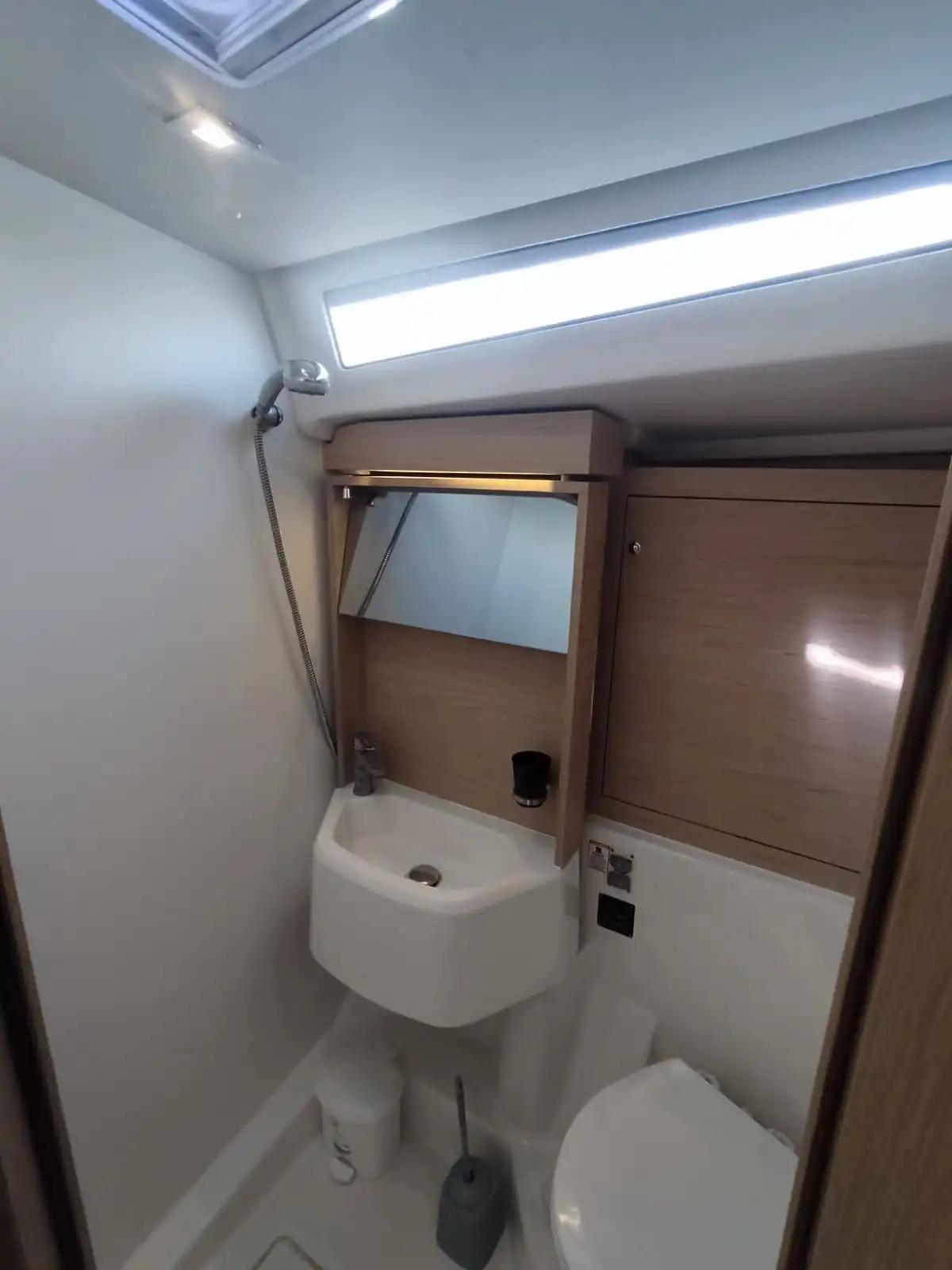 Oceanis 51.1 - 5 + 1 cab., picture 18