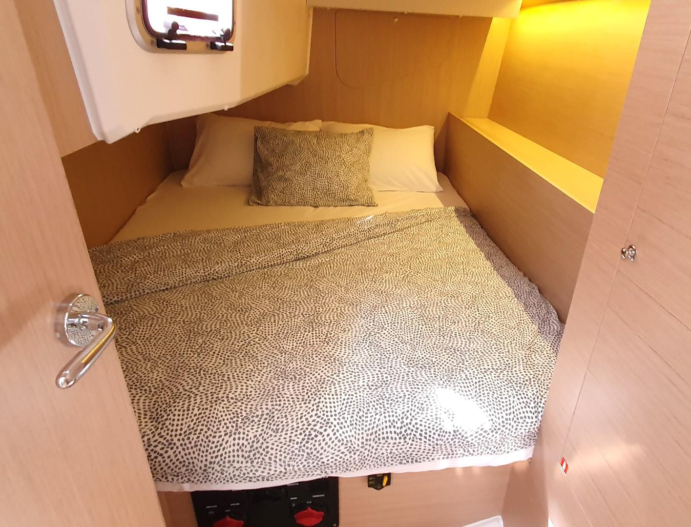 Oceanis 37.1, picture 15