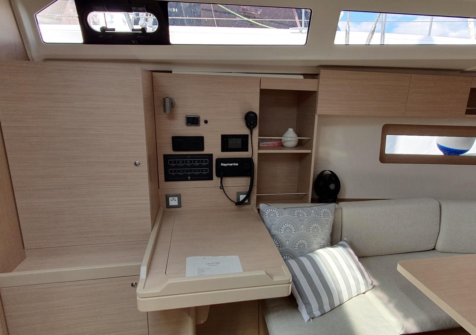 Oceanis 37.1, picture 14