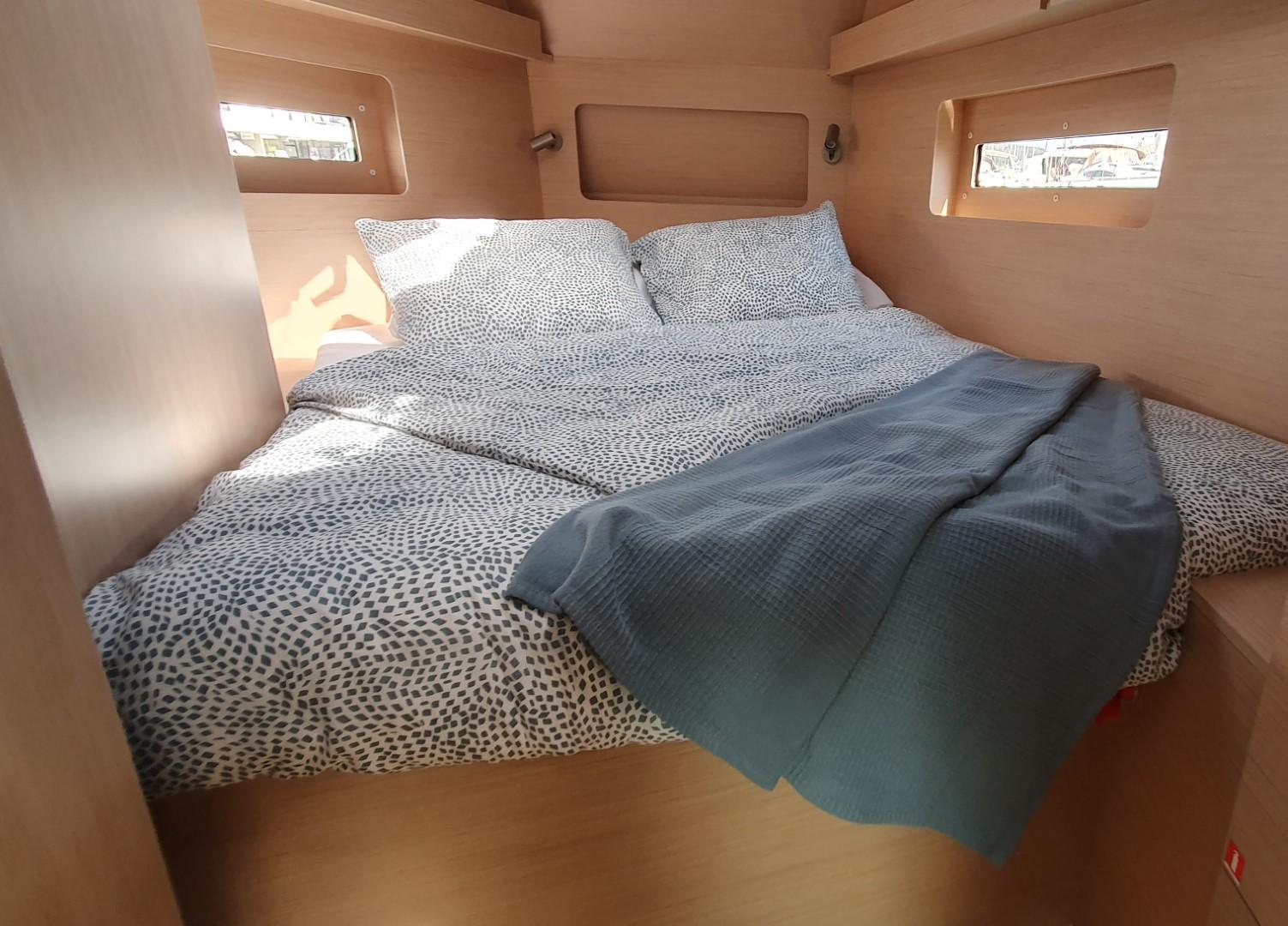 Oceanis 37.1, picture 18