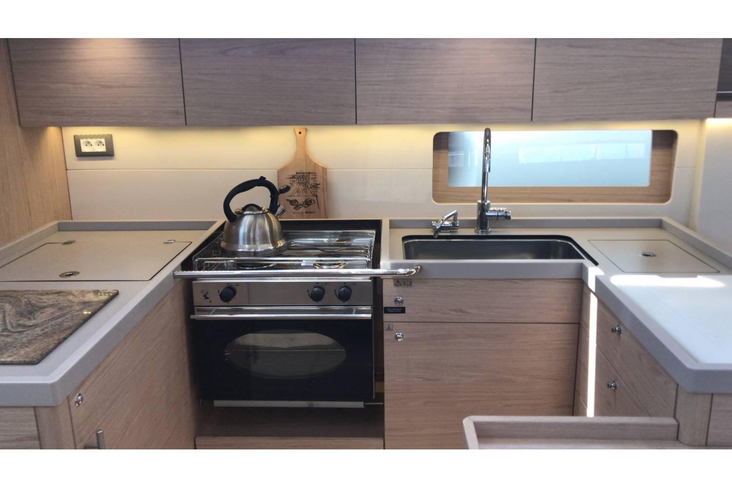 Oceanis 51.1, picture 4