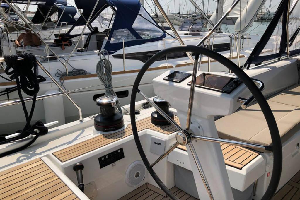 Oceanis 51.1, picture 9